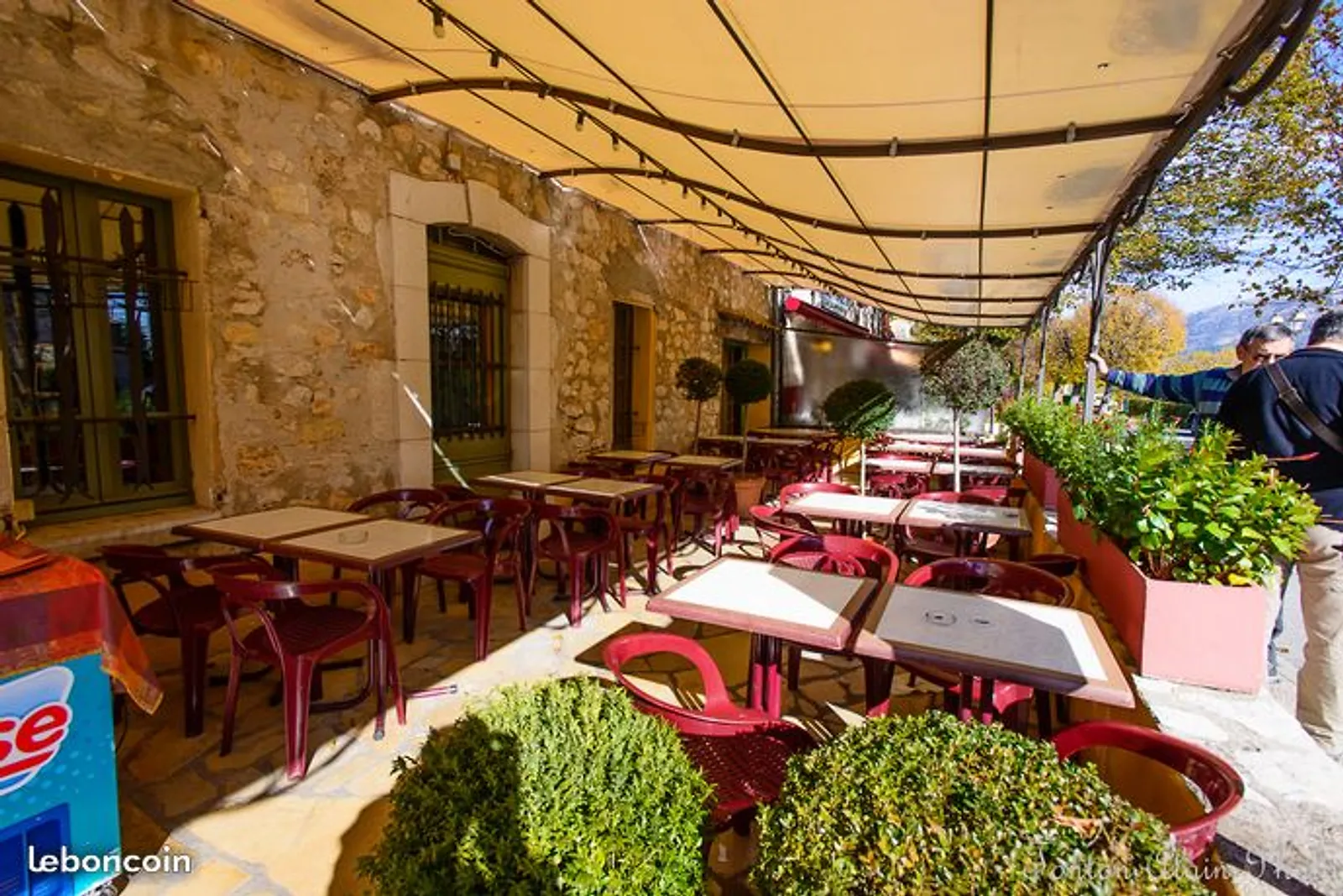 gourdon terasse.jpg